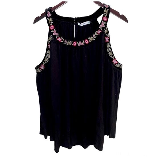 Ricki’s cut out shoulder black with floral top size medium - Picture 3 of 7